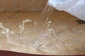 西陵漏水维修 免砸砖防水材料该如何施工